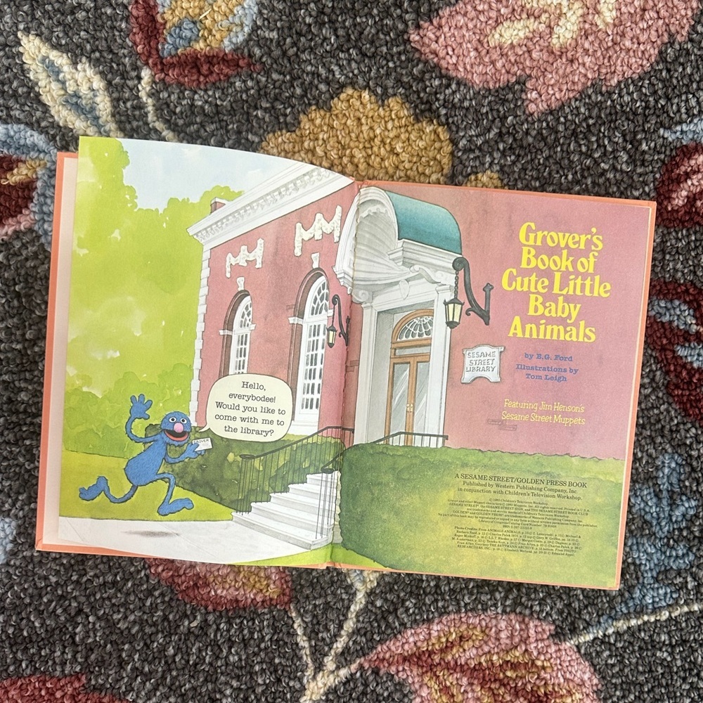 Sesame Street Grover Reading on Orange Cover with Green Table - Picture 12 of 15